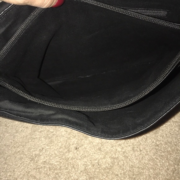 EXCELLENT CONDITION TRINA TURK BLK SHOULDER PURSE - Picture 8 of 8